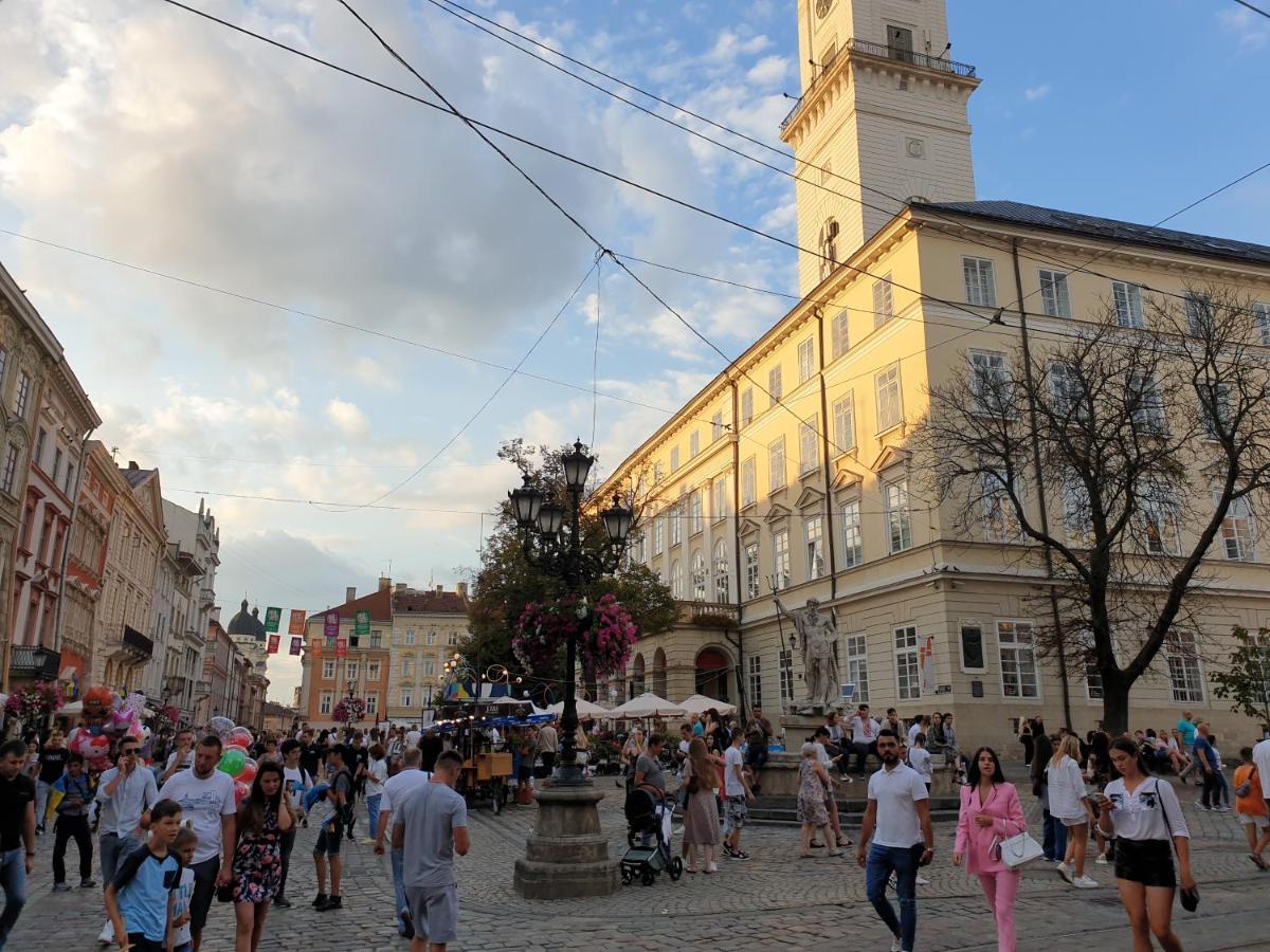 3 Bedroom, 2 Bathroom Apartment Near Forum Lvov Exteriér fotografie