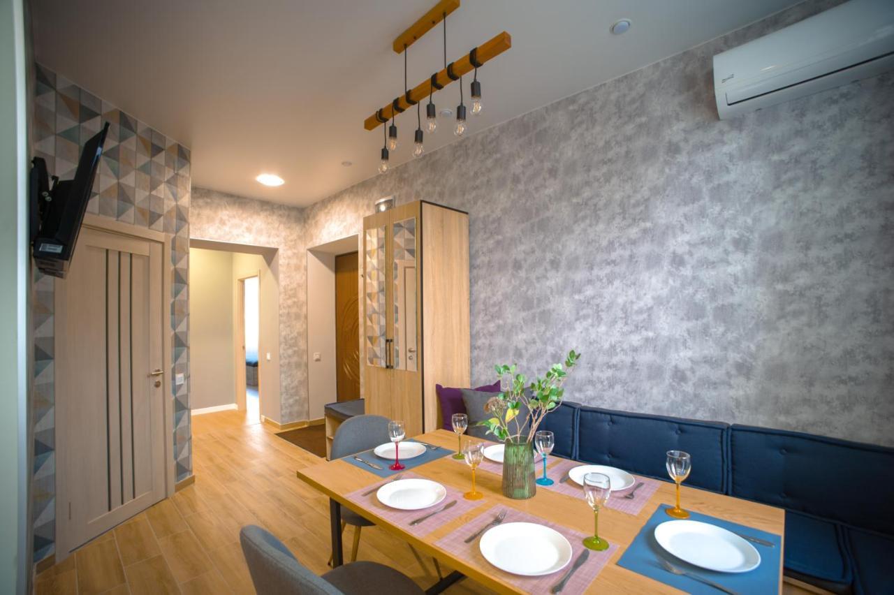 3 Bedroom, 2 Bathroom Apartment Near Forum Lvov Exteriér fotografie