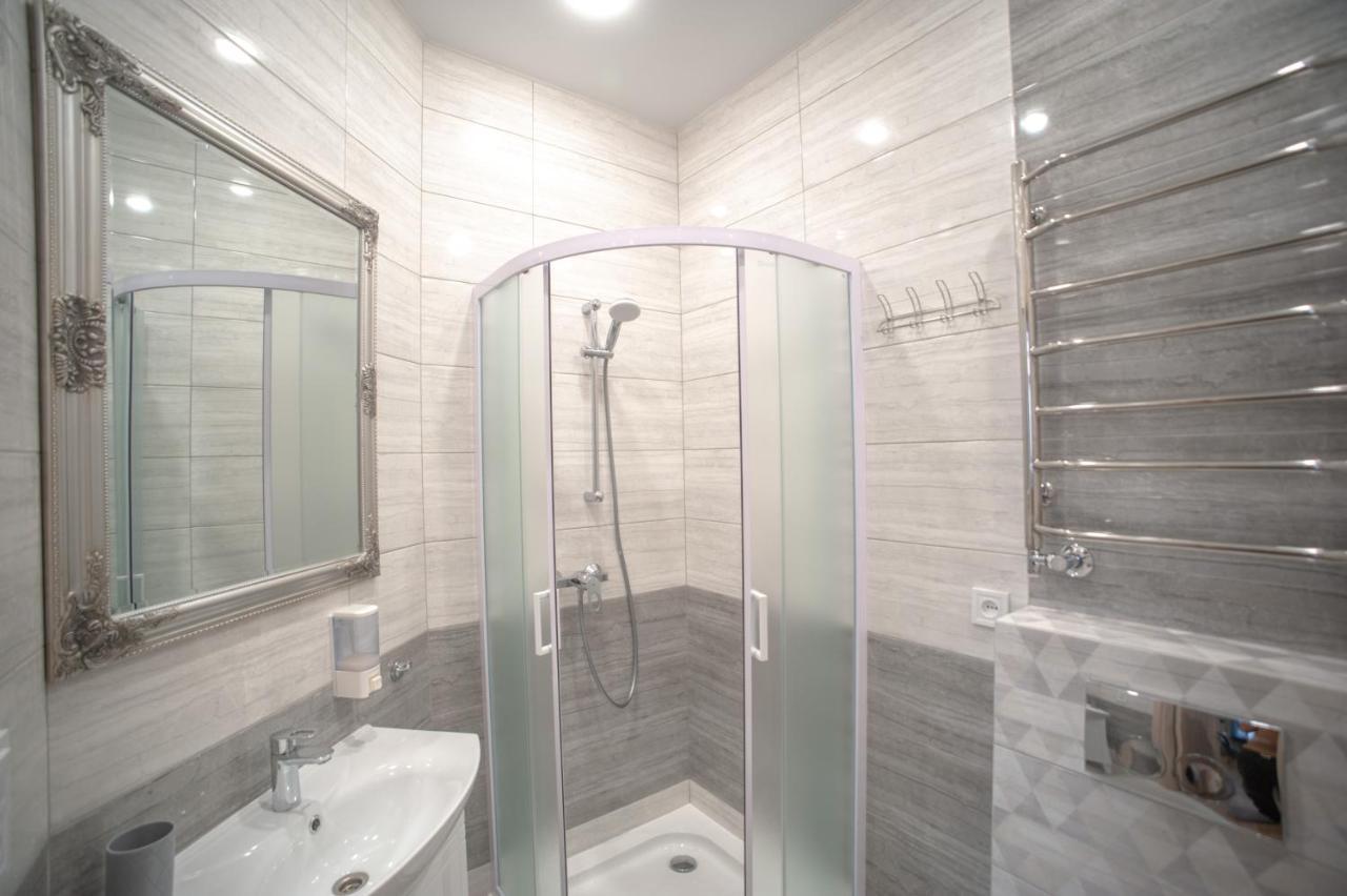 3 Bedroom, 2 Bathroom Apartment Near Forum Lvov Exteriér fotografie